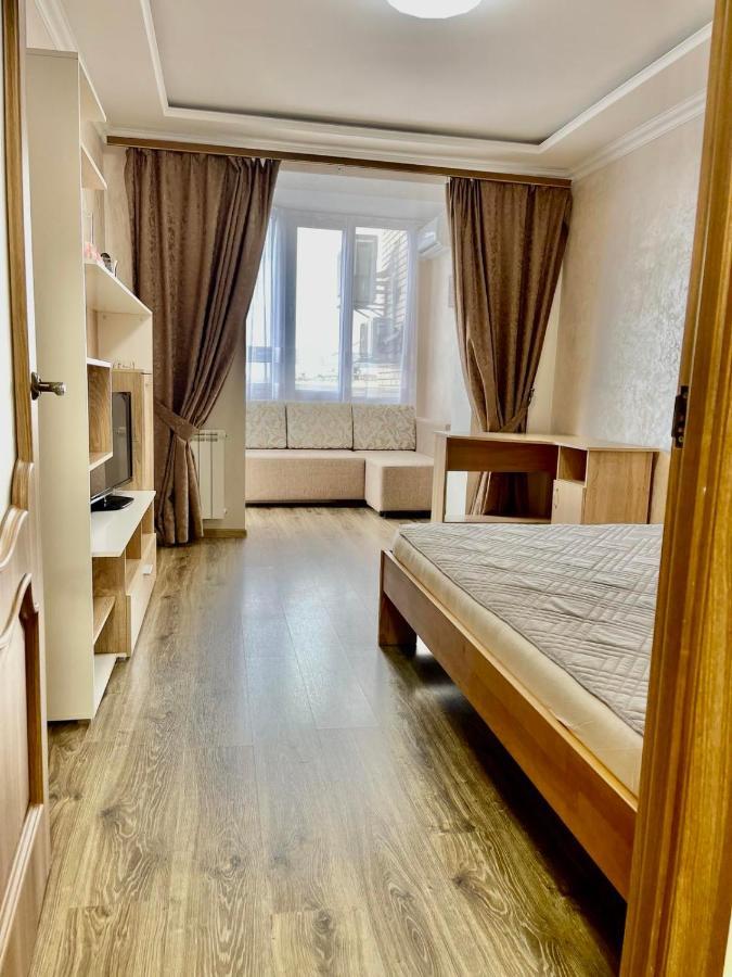 Atlant Luxury Family Apart Поряд З Тц Депот, Безконтактне Заселення Черновцы Экстерьер фото