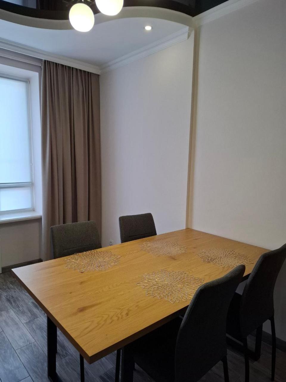 Atlant Luxury Family Apart Поряд З Тц Депот, Безконтактне Заселення Черновцы Экстерьер фото