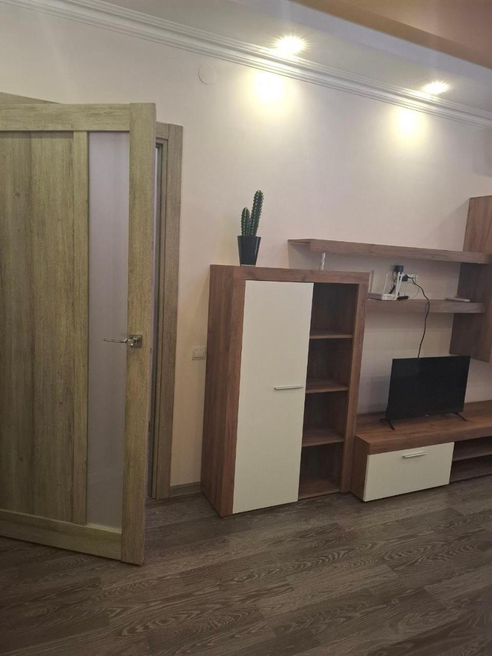 Atlant Luxury Family Apart Поряд З Тц Депот, Безконтактне Заселення Черновцы Экстерьер фото